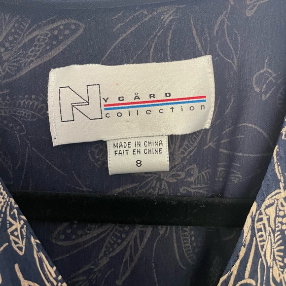 Button down dress OR a short sleeve jacket - Picture 5 of 5